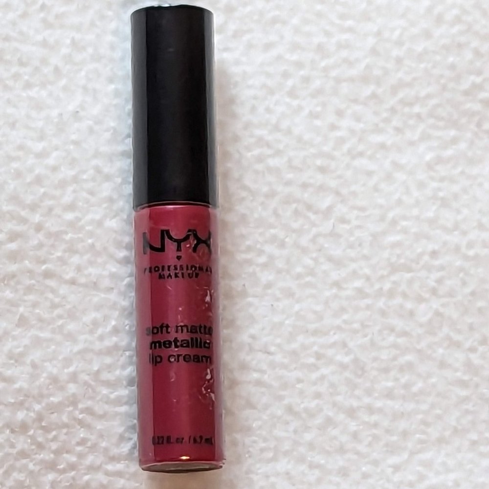 🎉HP🎉🌵3/$20🌵 Monte Carlo (Deep Cranberry Red) Soft Matte Metallic Lip Cream - Picture 6 of 16